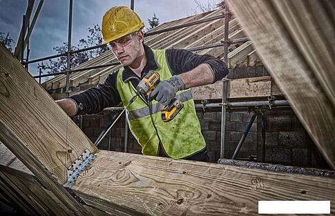 Винтоверт DeWalt DCF887D2-QW (c 2-мя АКБ, кейс)