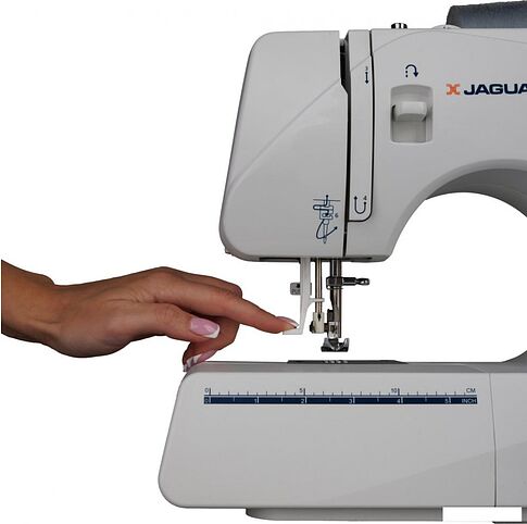 Электромеханическая швейная машина Jaguar FS 4400