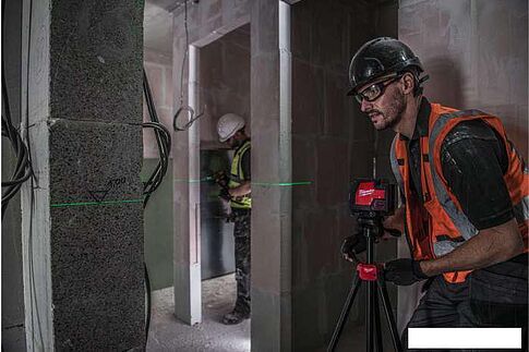 Лазерный нивелир Milwaukee L4 CLLP-301C 4933478099