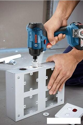 Винтоверт Bosch GDR 180-LI Professional 06019G5123 (с 2-мя АКБ, кейс)