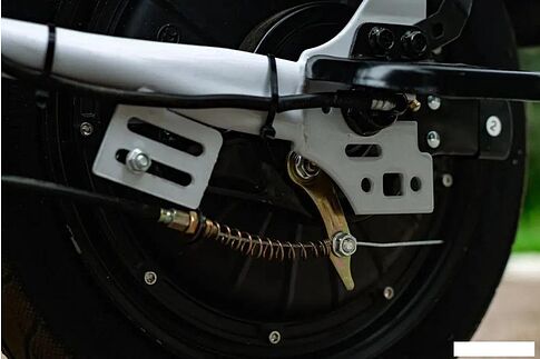 Электроскутер AVM Delta One (серый)