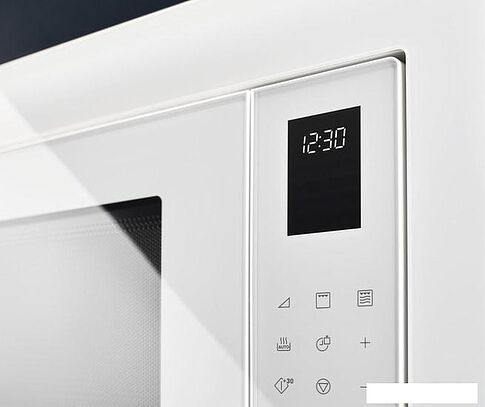 Микроволновая печь Electrolux LMS4253TMW