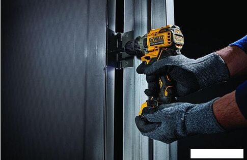 Дрель-шуруповерт DeWalt DCD701N-XJ (без АКБ)