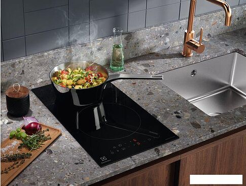 Варочная панель Electrolux LIT30231C