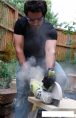 Угловая шлифмашина Ryobi EAG2000RS