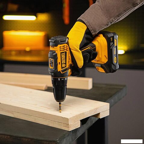 Дрель-шуруповерт Denzel CDL-18-0 26117 (без АКБ)