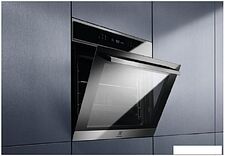 Электрический духовой шкаф Electrolux COE7P31X2