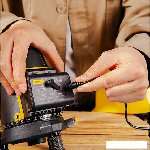 Лазерный нивелир Deli DL332305 102967