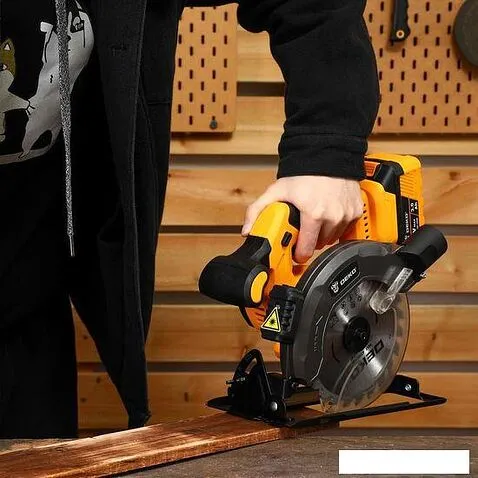 Дисковая (циркулярная) пила Deko DKCS20 063-4024 (с 2-мя АКБ, кейс)