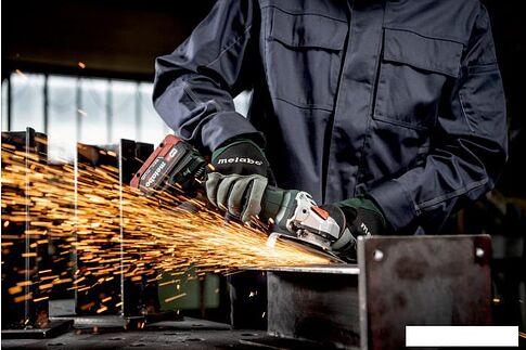 Угловая шлифмашина Metabo W 18 LT BL 11-125 613052510 (с 2-мя АКБ, кейс)