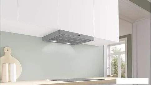 Кухонная вытяжка Bosch Serie 4 DFR067A52