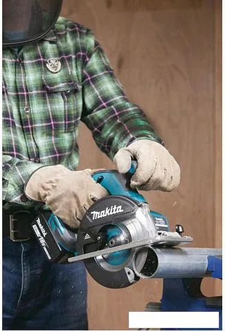 Дисковая пила Makita DCS551RMJ