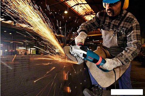 Угловая шлифмашина Bosch GWS 26-230 LVI Professional (0601895F04)