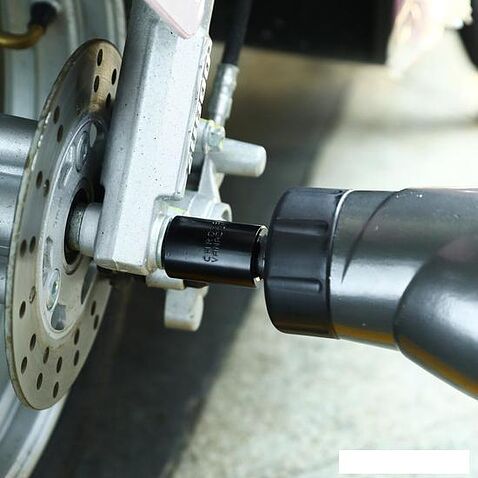 Гайковерт Deko DKIW1300 063-3003 (кейс)