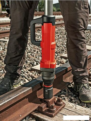 Гайковерт Milwaukee M18 FUEL M18FHIWF1R-122C 4933493141 (с 2-мя АКБ, кейс)