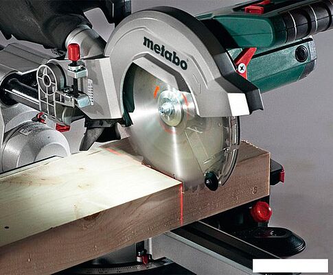 Торцовочная Metabo KGS 305 M