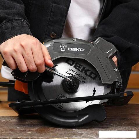 Дисковая (циркулярная) пила Deko DKCS1800-190 Laser 083-1011