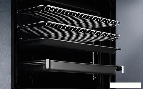 Электрический духовой шкаф Electrolux EOB9S31WX