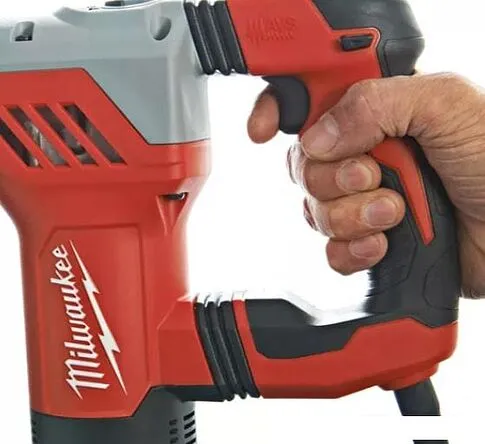 Перфоратор Milwaukee PLH 28 XE 4933446800