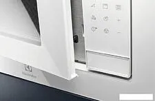 Микроволновая печь Electrolux LMS4253TMW