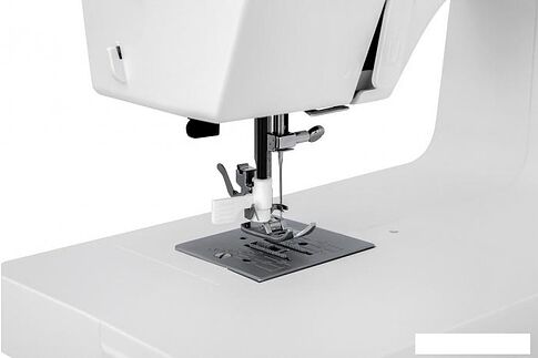 Электромеханическая швейная машина Comfort 3020