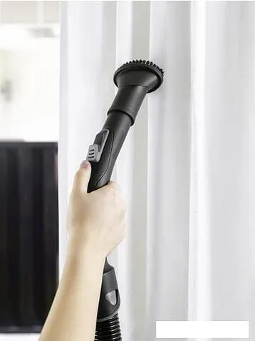 Пылесос Karcher VC 3 Floor 1.198-059.0