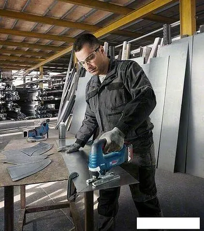 Электролобзик Bosch GST 185-LI Professional 06015B3023 (с 1-м АКБ, кейс)