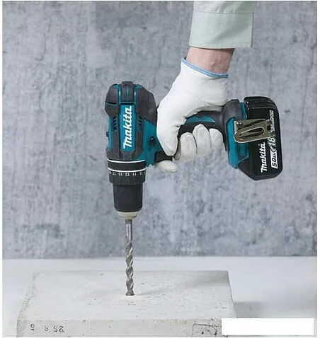 Дрель-шуруповерт Makita DHP482Z