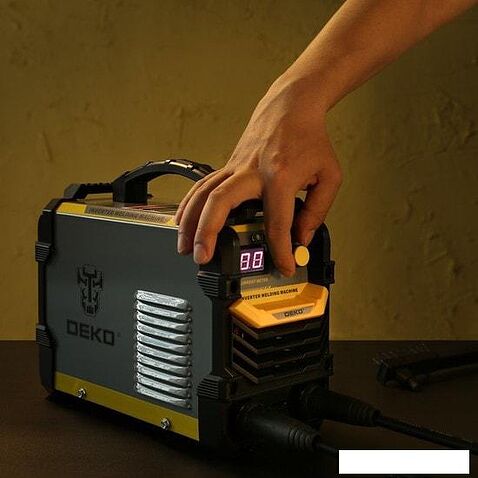 Сварочный инвертор Deko DKWM250A (без кейса)