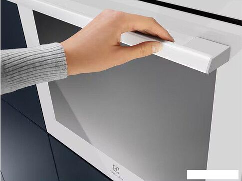 Электрический духовой шкаф Electrolux SurroundCook 600 EOF5F50V