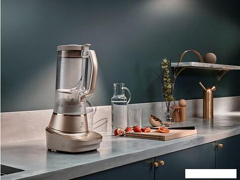 Стационарный блендер Electrolux E7TB1-8SSM