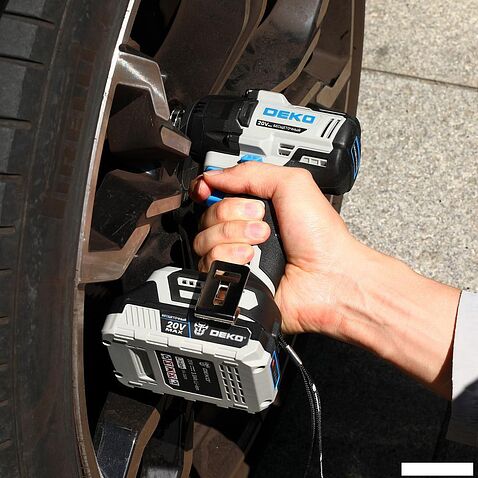 Гайковерт Deko DKIS 085-1067 (с 1-им АКБ)