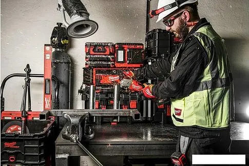 Угловая шлифмашина Milwaukee M18 FSAGV125XB-0X Fuel 4933478436 (без АКБ)