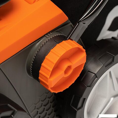 Скарификатор-аэратор Daewoo Power DSC 3842Li (без АКБ)