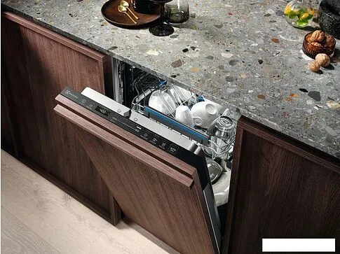 Встраиваемая посудомоечная машина Electrolux EEG62300L