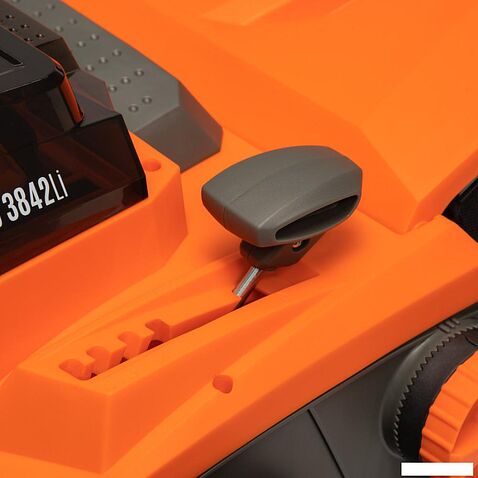 Скарификатор-аэратор Daewoo Power DSC 3842Li (без АКБ)