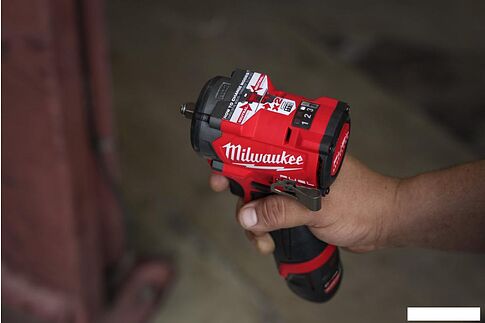 Гайковерт Milwaukee M12FCIWP12G3-0 4933493457 (без АКБ)