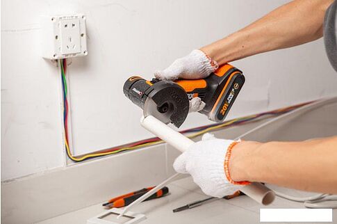 Угловая шлифмашина Worx WX801 (с 1-им АКБ, кейс)