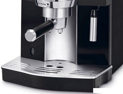 Рожковая кофеварка DeLonghi EC 820.B