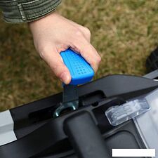 Газонокосилка Deko DKLM40V Pro 063-3008 (с 2-мя АКБ) Газонокосилка Deko DKLM40V Pro 063-3008 (с 2-мя АКБ)