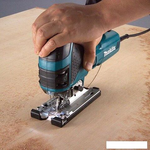 Электролобзик Makita 4351FCTJ