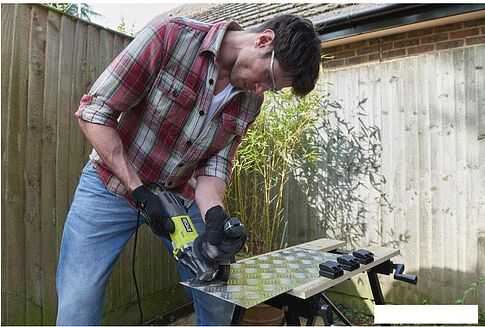 Угловая шлифмашина Ryobi RAG800-125G