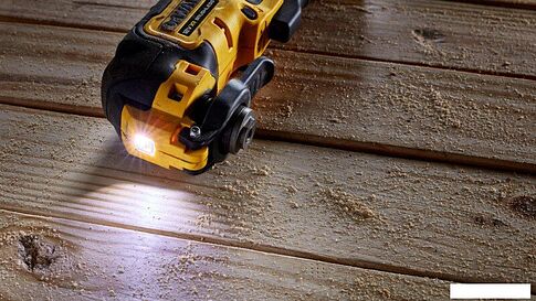 Реноватор DeWalt DCS353D2 (с 2-мя АКБ, кейс)