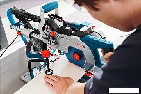 Дисковая пила Bosch GCM 8 SDE Professional [0601B19200]