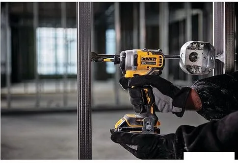 Винтоверт DeWalt DCF809NT (без АКБ, кейс)