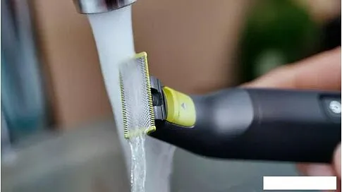 Триммер для бороды и усов Philips OneBlade Pro QP6530/15