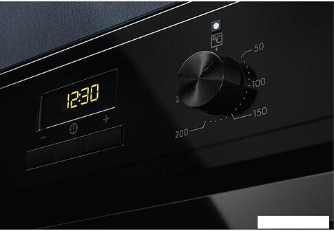 Электрический духовой шкаф Electrolux SteamBake 600 EOD3H50BK