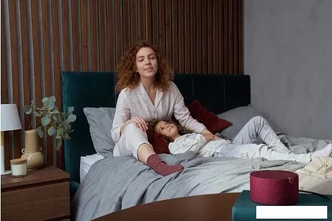 Умная колонка Яндекс Станция Мини 2 без часов (красный гранат)