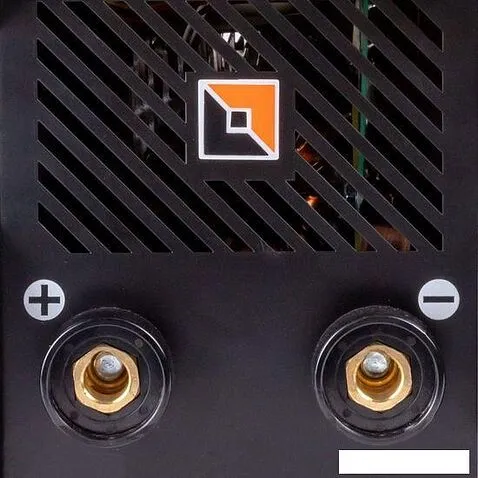 Сварочный инвертор FoxWeld UNO MMA 200 SYN 8542