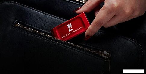 Внешний накопитель Kingston XS1000 2TB SXS1000R/2000GA